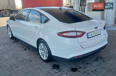 Седан Ford Fusion 2013 в 