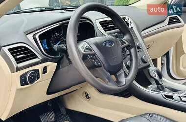 Седан Ford Fusion 2013 в 