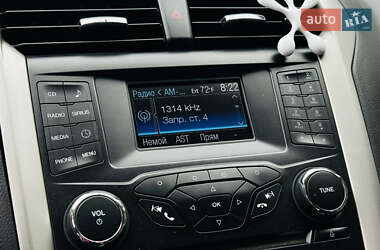 Седан Ford Fusion 2013 в 