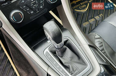 Седан Ford Fusion 2013 в 