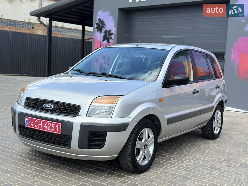 Хэтчбек Ford Fusion 2008 в 