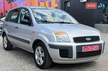 Хэтчбек Ford Fusion 2008 в 