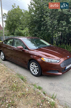 Седан Ford Fusion 2016 в 