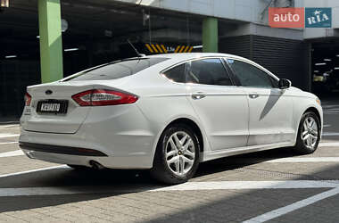 Седан Ford Fusion 2013 в 