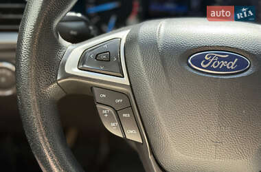 Седан Ford Fusion 2013 в 
