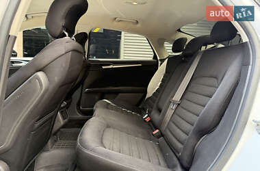 Седан Ford Fusion 2013 в 