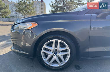 Седан Ford Fusion 2014 в 