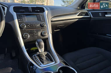 Седан Ford Fusion 2014 в 