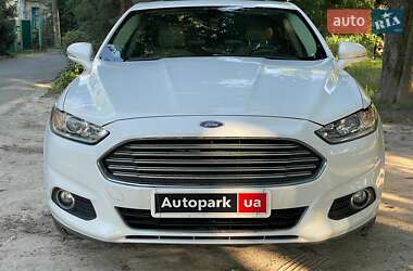 Седан Ford Fusion 2015 в 