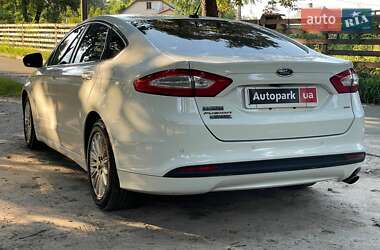 Седан Ford Fusion 2015 в 