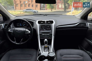 Седан Ford Fusion 2014 в 