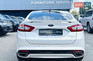 Седан Ford Fusion 2013 в 