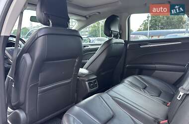Седан Ford Fusion 2013 в 