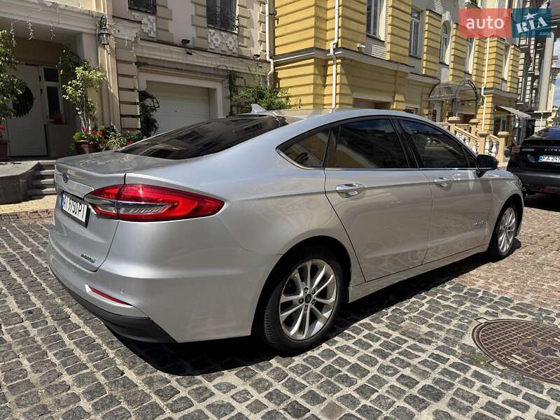 Седан Ford Fusion 2019 в Киеве