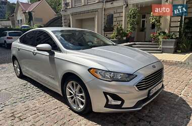 Седан Ford Fusion 2019 в 