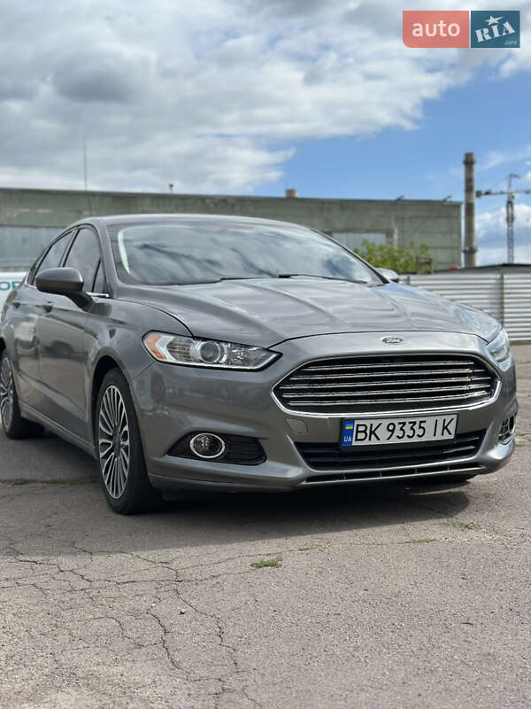 Седан Ford Fusion 2013 в 