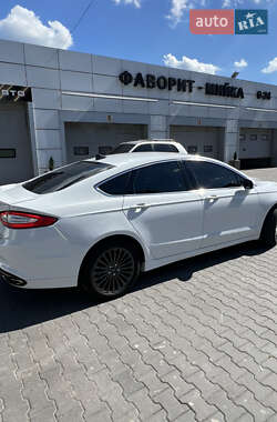 Седан Ford Fusion 2013 в 