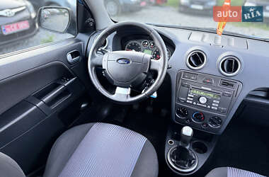 Хэтчбек Ford Fusion 2011 в 