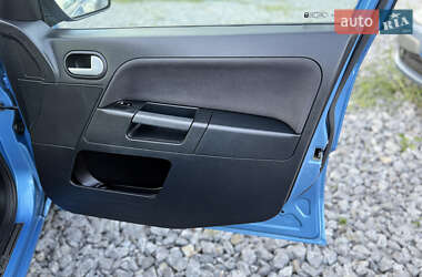 Хэтчбек Ford Fusion 2011 в 