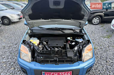 Хэтчбек Ford Fusion 2011 в 
