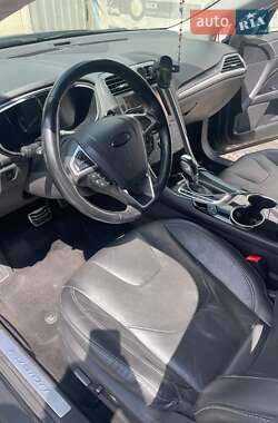 Седан Ford Fusion 2014 в 