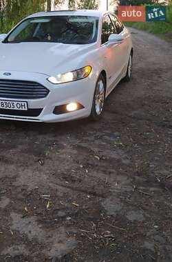 Седан Ford Fusion 2013 в 