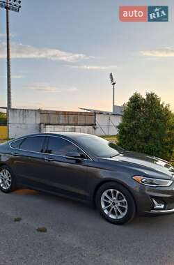 Седан Ford Fusion 2019 в 
