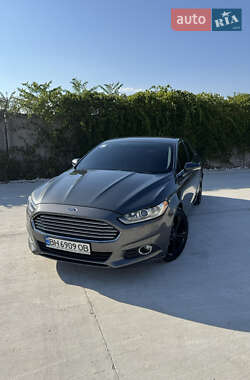 Седан Ford Fusion 2015 в 