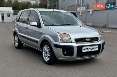 Хэтчбек Ford Fusion 2008 в 