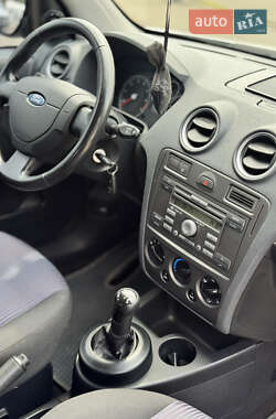 Хэтчбек Ford Fusion 2008 в 