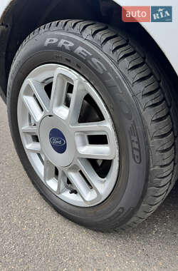 Хэтчбек Ford Fusion 2008 в 