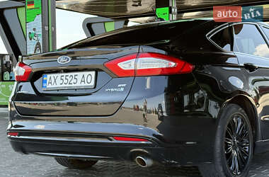 Седан Ford Fusion 2015 в 
