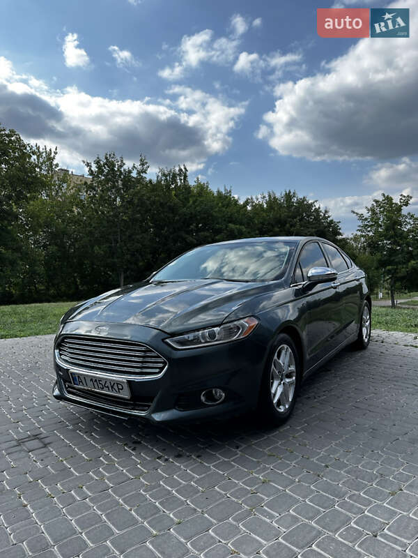Седан Ford Fusion 2015 в 