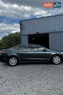 Седан Ford Fusion 2015 в 