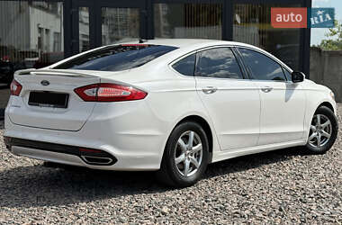 Седан Ford Fusion 2014 в 