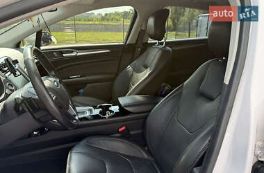 Седан Ford Fusion 2014 в 