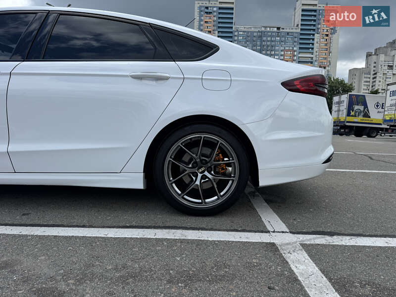 Седан Ford Fusion 2016 в Киеве