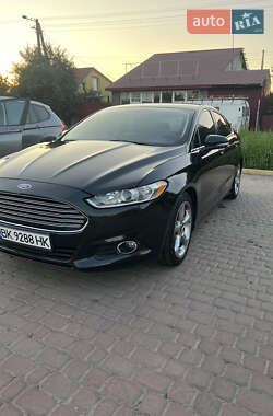 Седан Ford Fusion 2014 в 