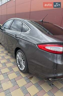 Седан Ford Fusion 2015 в 