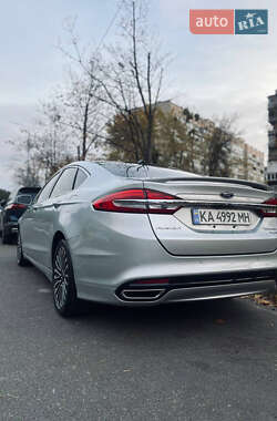 Седан Ford Fusion 2018 в 