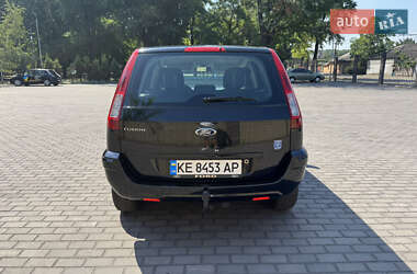 Хэтчбек Ford Fusion 2011 в 