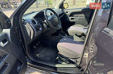 Хэтчбек Ford Fusion 2011 в 
