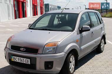 Хэтчбек Ford Fusion 2011 в 