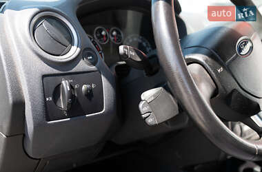 Хэтчбек Ford Fusion 2011 в 