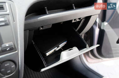 Хэтчбек Ford Fusion 2011 в 