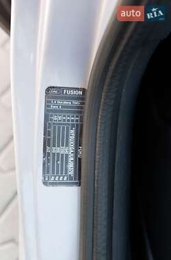 Хэтчбек Ford Fusion 2011 в 