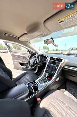 Седан Ford Fusion 2015 в 