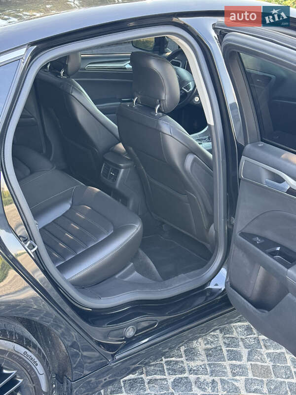 Седан Ford Fusion 2013 в Днепре