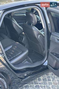 Седан Ford Fusion 2013 в 