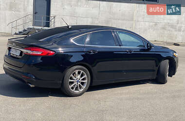 Седан Ford Fusion 2017 в 